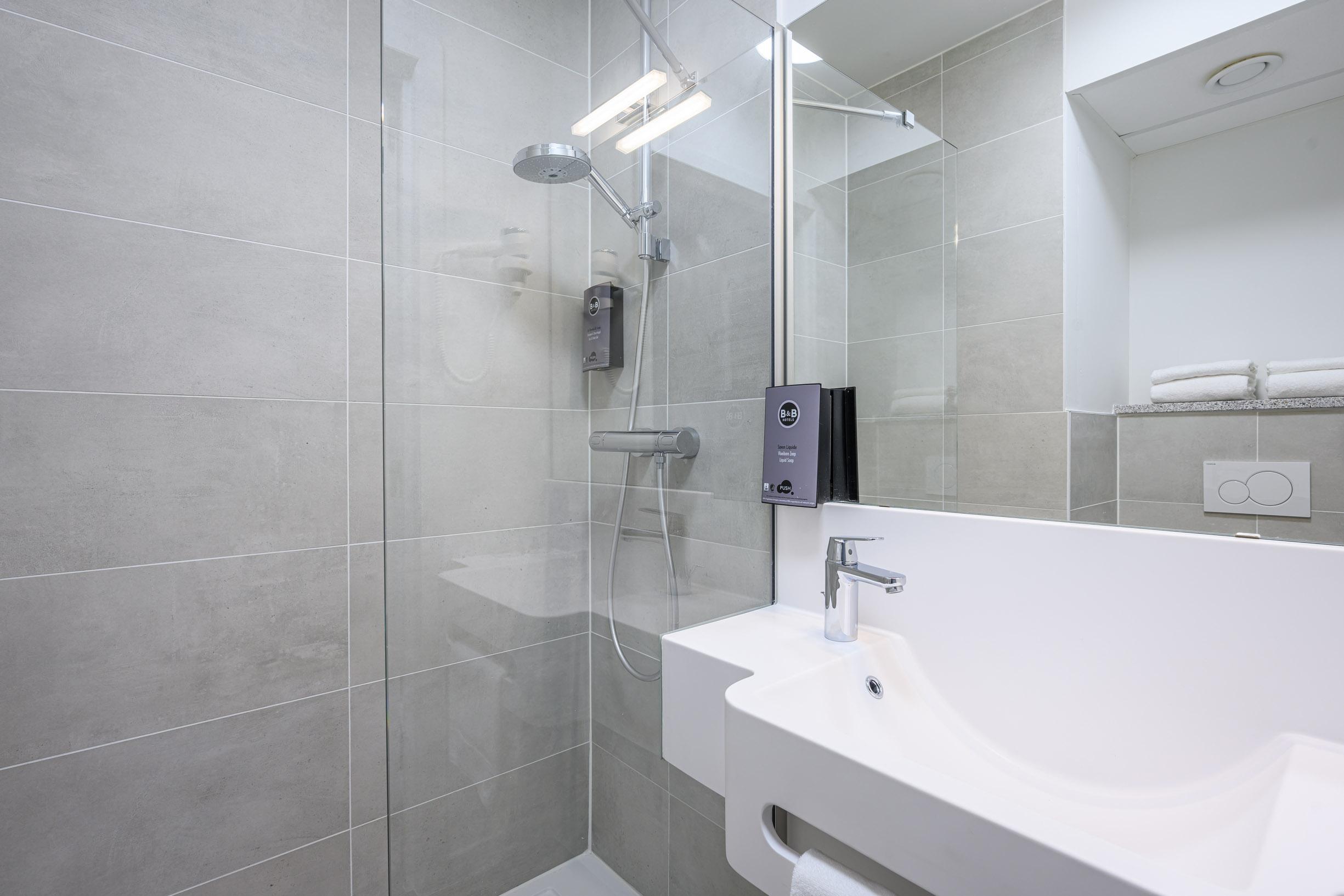 B&B Hotel Brussels Centre Gare Du Midi Saint-Gilles Eksteriør billede
